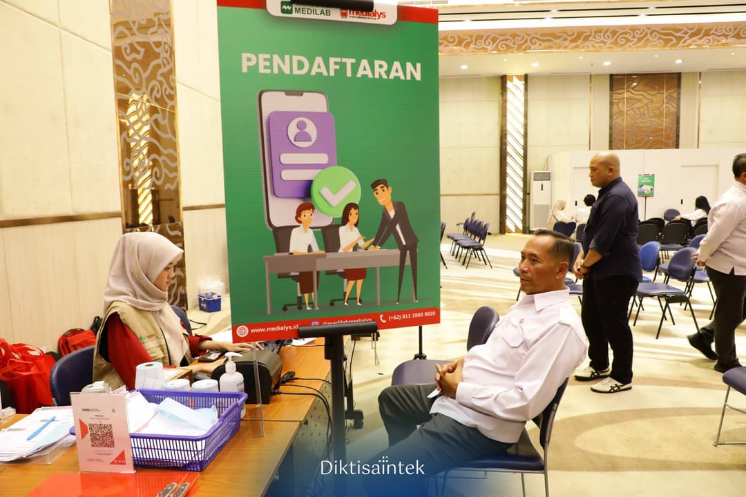 Wamendiktisaintek melaksanakan Medical Check Up di Lingkungan Kemdiktisaintek