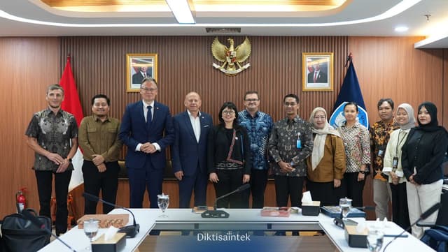 Pertemuan Wamendiktisiantek dengan Delegasi Polandia
