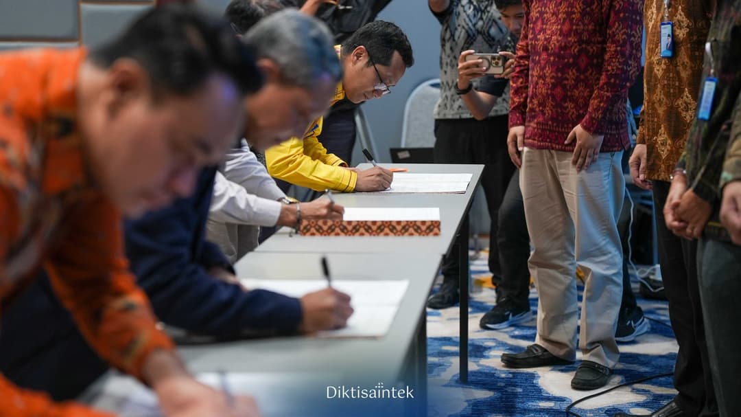 Penandatangan Kontrak Pelaksanaan Program Kosabangsa