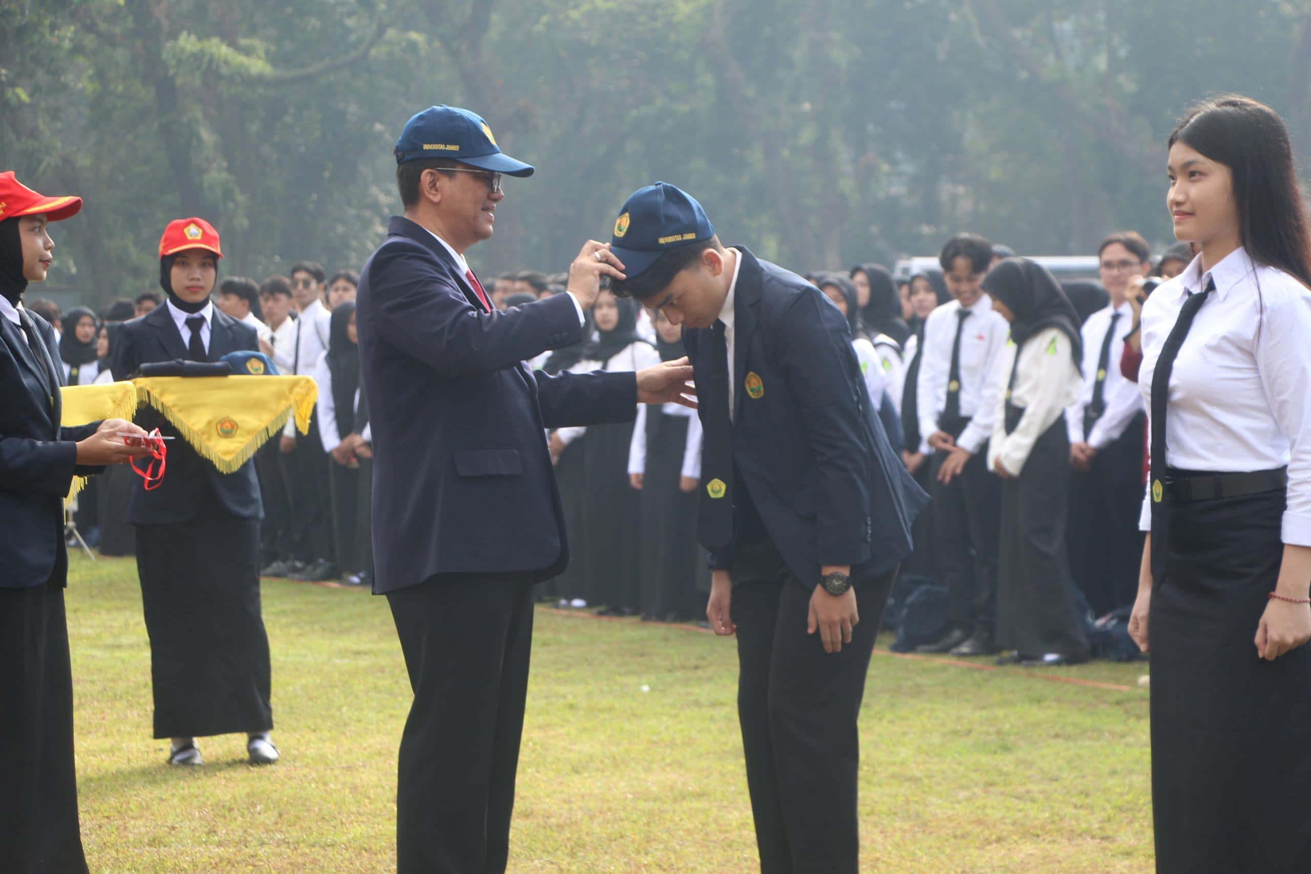 Rektor UNEJ Sambut 9.085 Mahasiswa Baru dalam PKKMB 2025