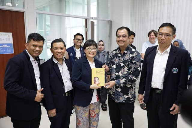 Wamendiktisaintek Stella Christie berkunjung ke PKKMB Universitas Negeri Malang