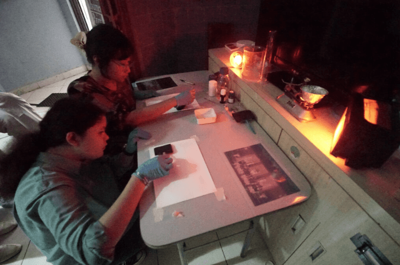 Workshop Teknik Fotografi Kuno “Albumen Print”: Rekonstruksi Albumen Print Di Iklim Tropis Indonesia