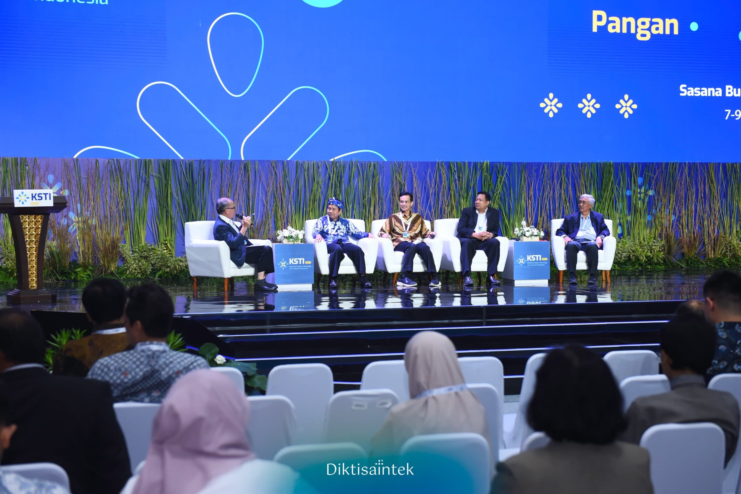 Penguatan Kedaulatan Benih Unggul melalui Konservasi Plasma Nutfah, Digitalisasi Rantai Benih, dan Partisipasi Petani