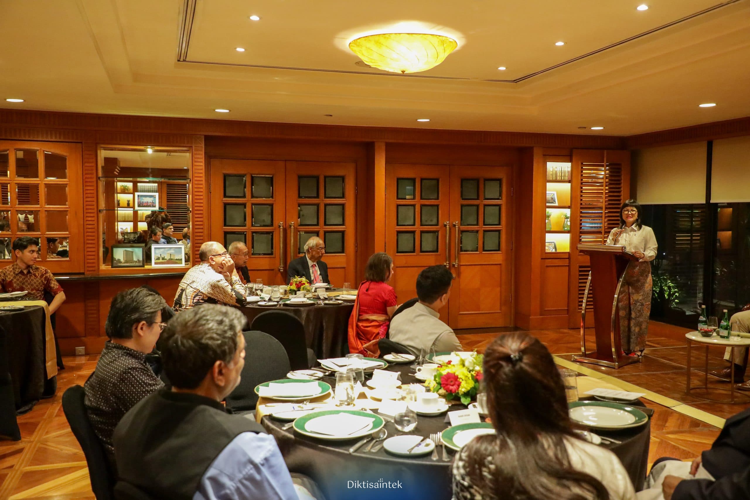 Wamen Stella Dorong Kolaborasi Pendidikan Tinggi dalam Second India-Indonesia Track 1.5 Dialogue