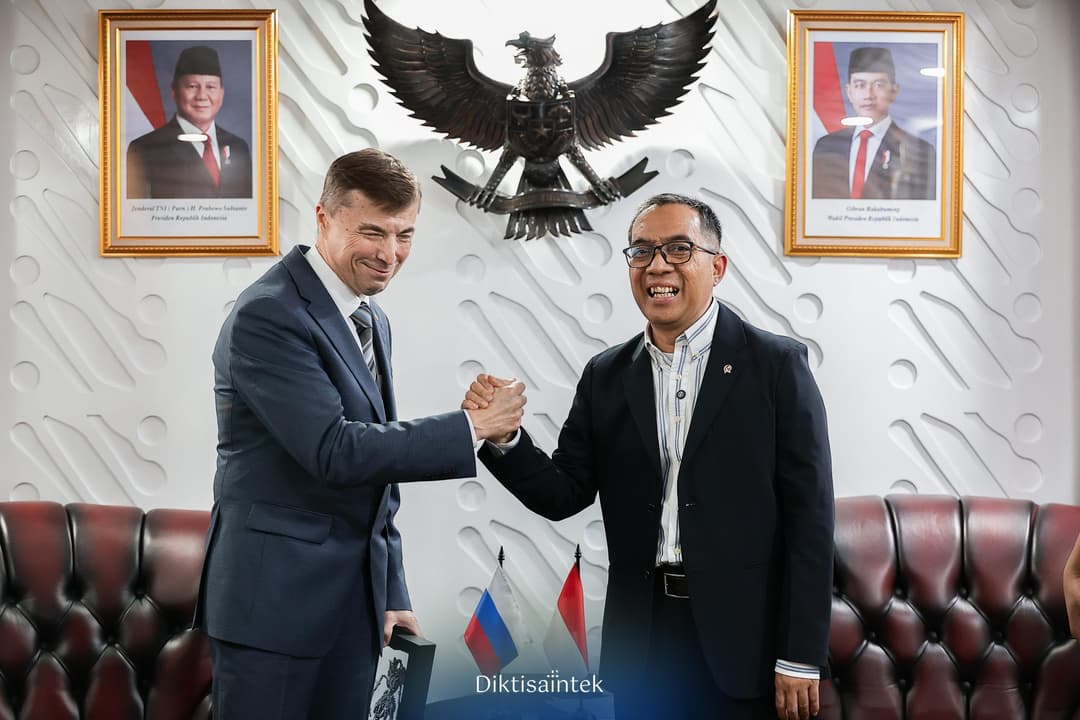 Mendiktisaintek Menerima Audiensi Duta Besar Rusia