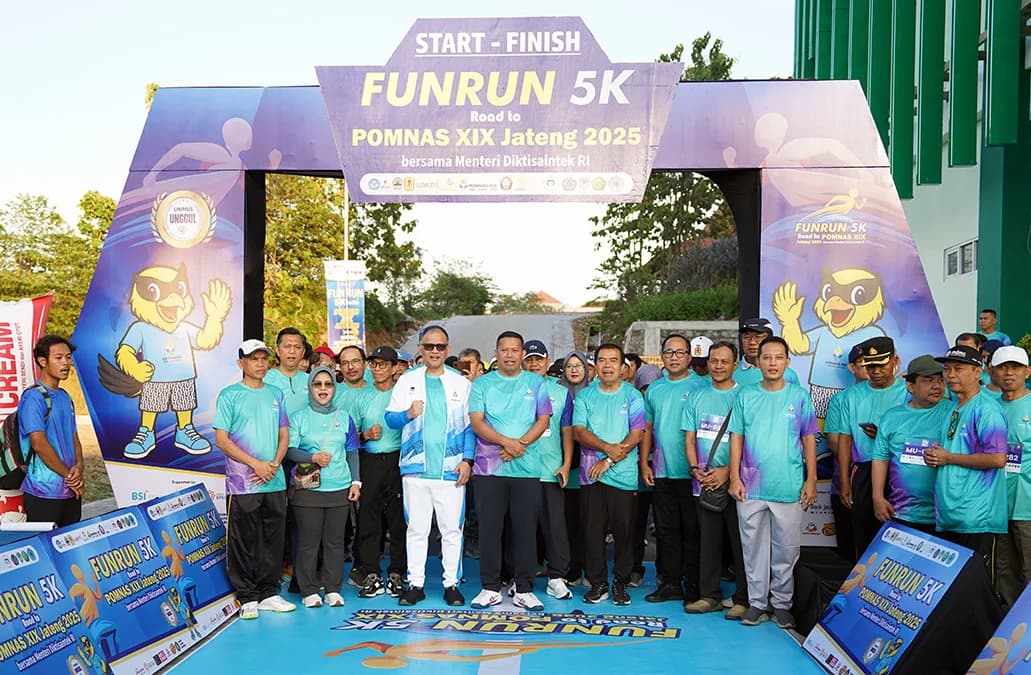 Rektor UNDIP Dampingi Dirjen Dikti Lepas Peserta Fun Run 5K Road to POMNAS XIX Jawa Tengah 2025