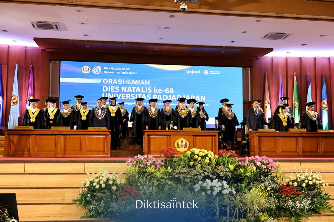 Wamendiktisaintek Sampaikan Orasi Ilmiah Pada Dies Natalis Unpad Bandung