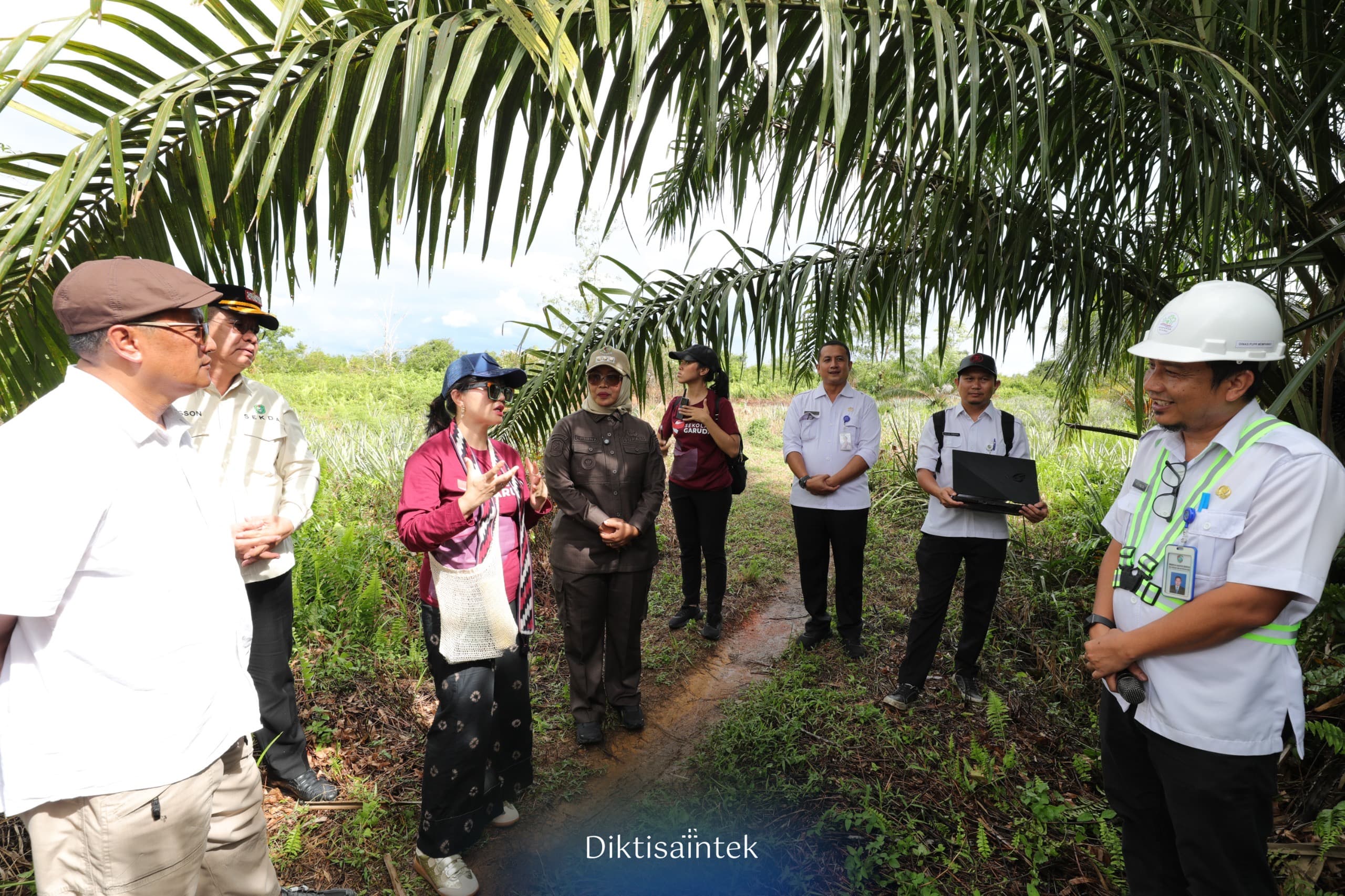 Wamendiktisaintek Stella Christie Cek Lokasi Sekolah Garuda di Mempawah