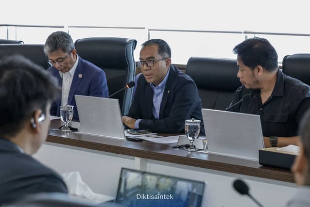 Audiensi Mendiktisaintek dengan International Academicians Science and Technology Innovation Centre (IASTIC)