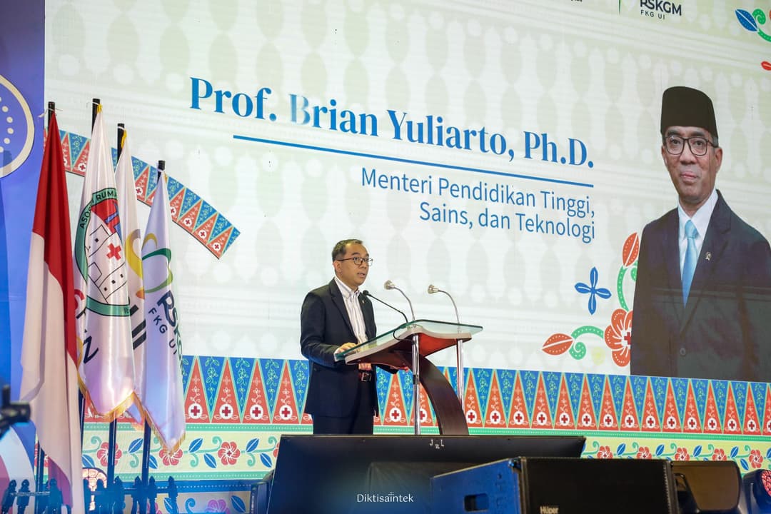 Mendiktisaintek menghadir kegiatan Penguatan Kolaborasi RS PTN untuk Akselerasi Pendidikan Spesialis dan Inovasi Kesehatan.