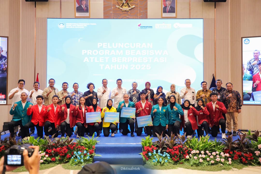 Wamendiktisaintek Fauzan menghadiri Peluncuran Beasiswa Atlet Berprestasi Tahun 2025