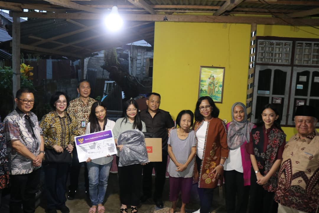 Irjen Kemdiktisaintek Dampingi Kunker Reses Komisi X DPR RI Tinjau Penerima KIP Kuliah di Manado Sulawesi Utara