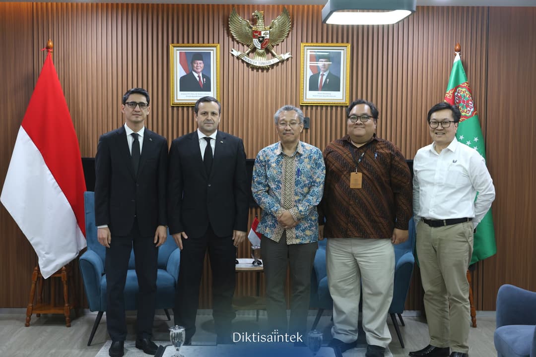 Audiensi Kemdiktisaintek Dengan Duta Besar Turkmenistan