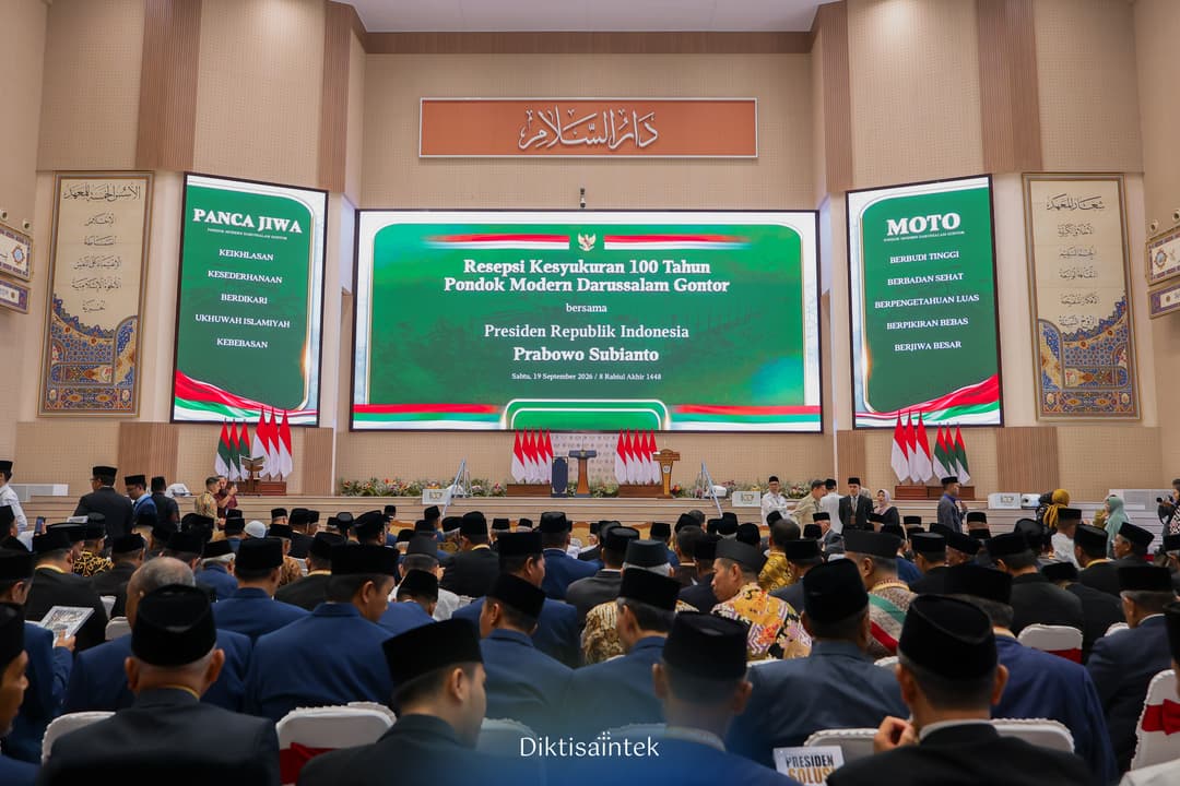 Mendiktisaintek Menghadiri Acara Peringatan 100 Tahun Pondok Modern Darussalam Gontor