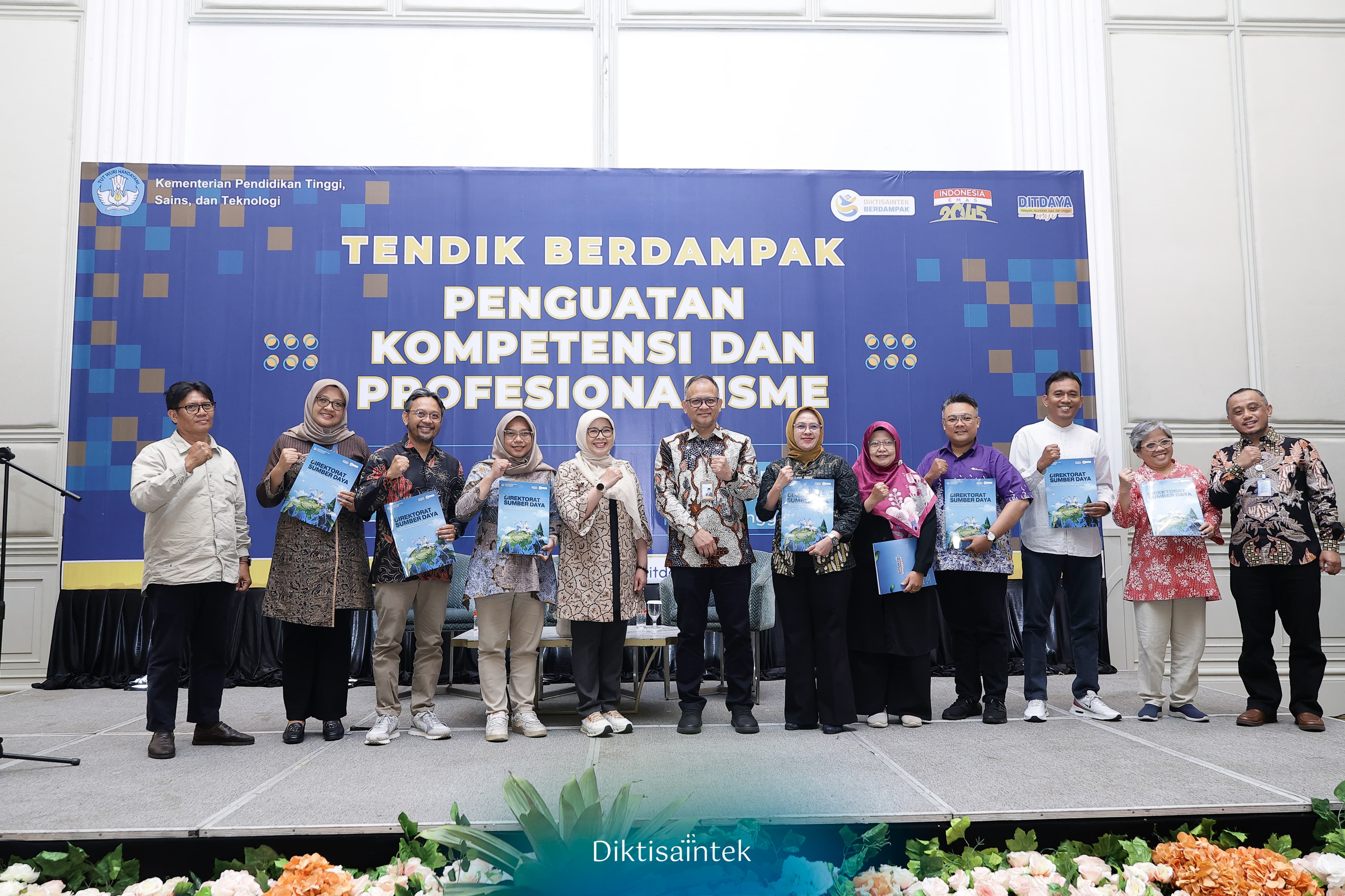 Kemdiktisaintek Dorong Peningkatan Kompetensi Tenaga Kependidikan melalui Program Tendik Berdampak 2025