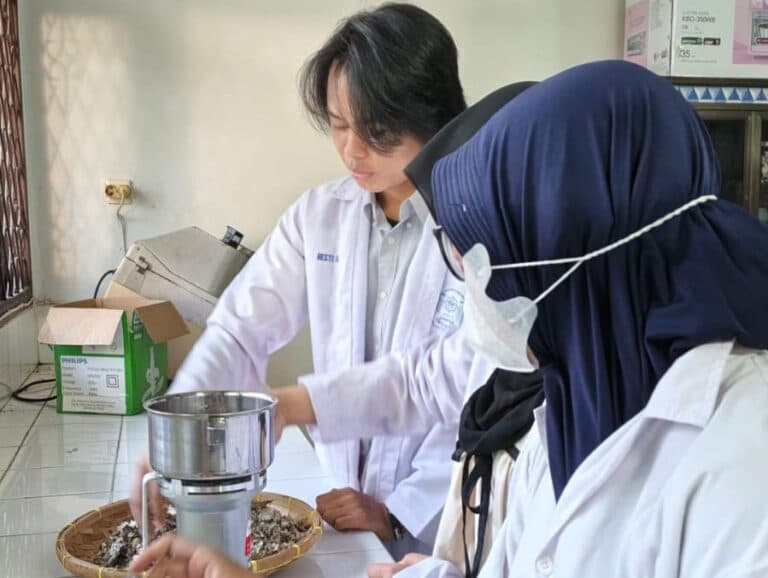 Mahasiswa Unila Kembangkan Cosmixture, Beton Ramah Lingkungan Tahan Gempa