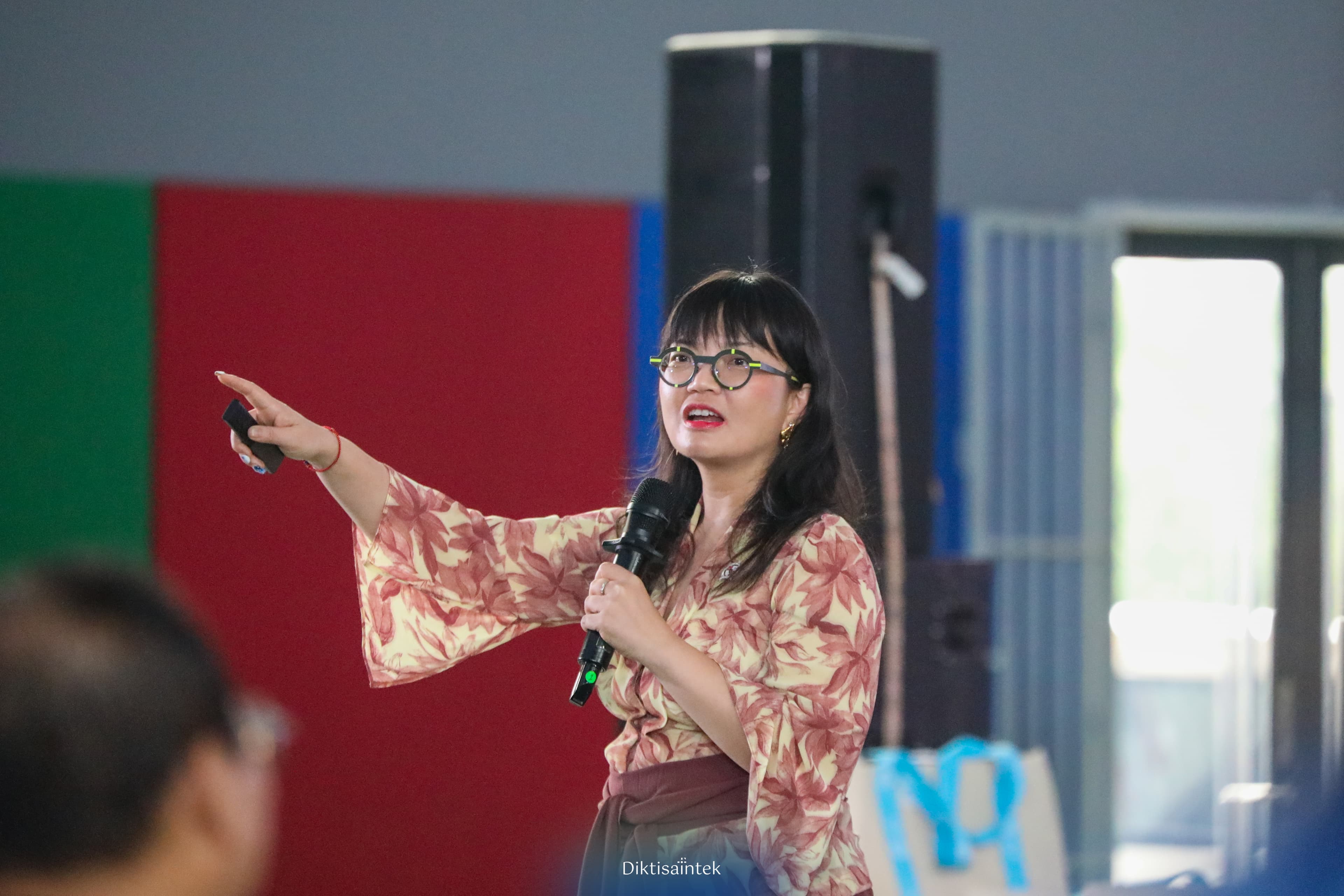 Wamendiktisaintek Stella Christie Tekankan Peran Pengajar di Era AI 