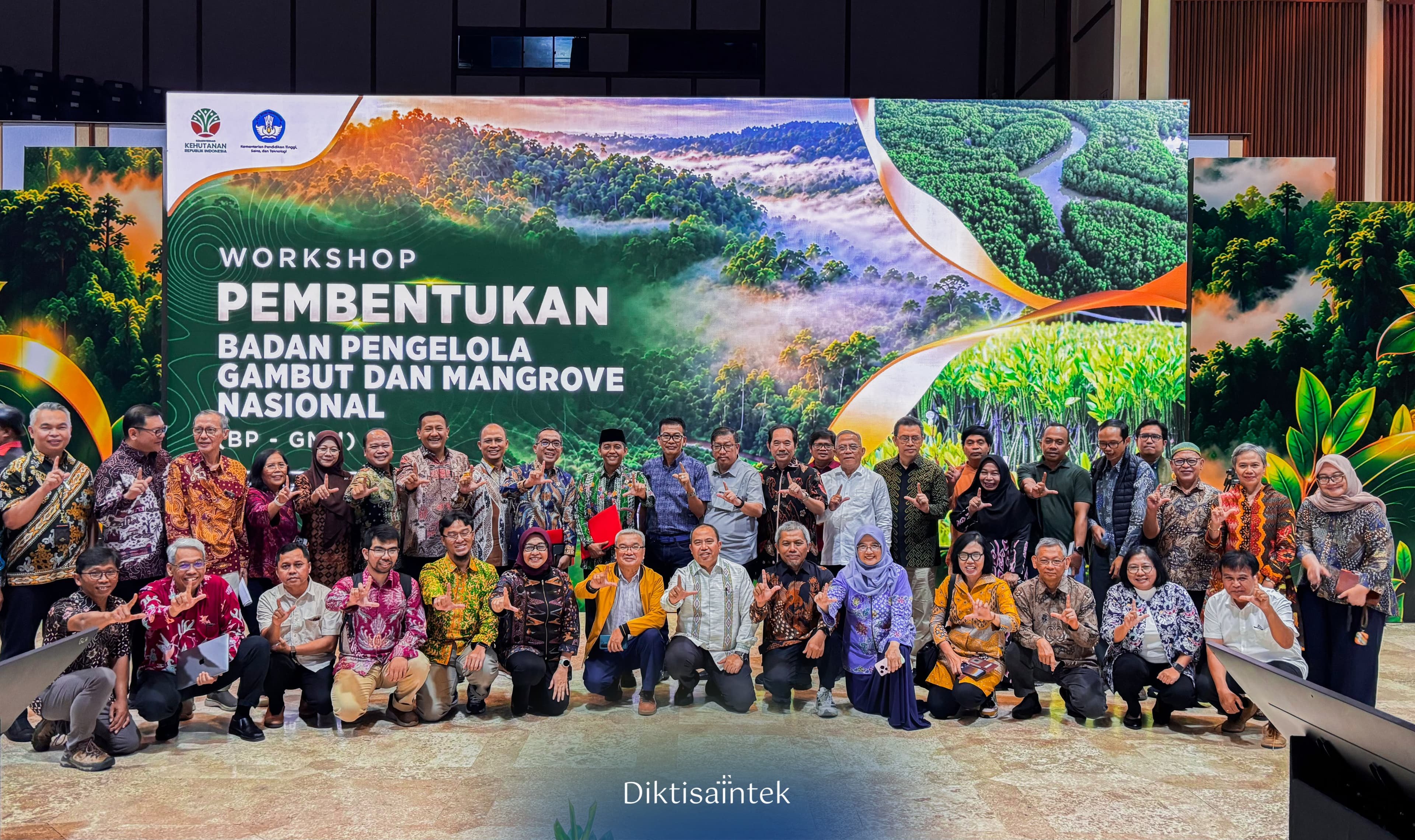Para Pakar Serahkan Naskah Urgensi Pembentukan BP-GMN ke Mendiktisaintek dan Menhut 