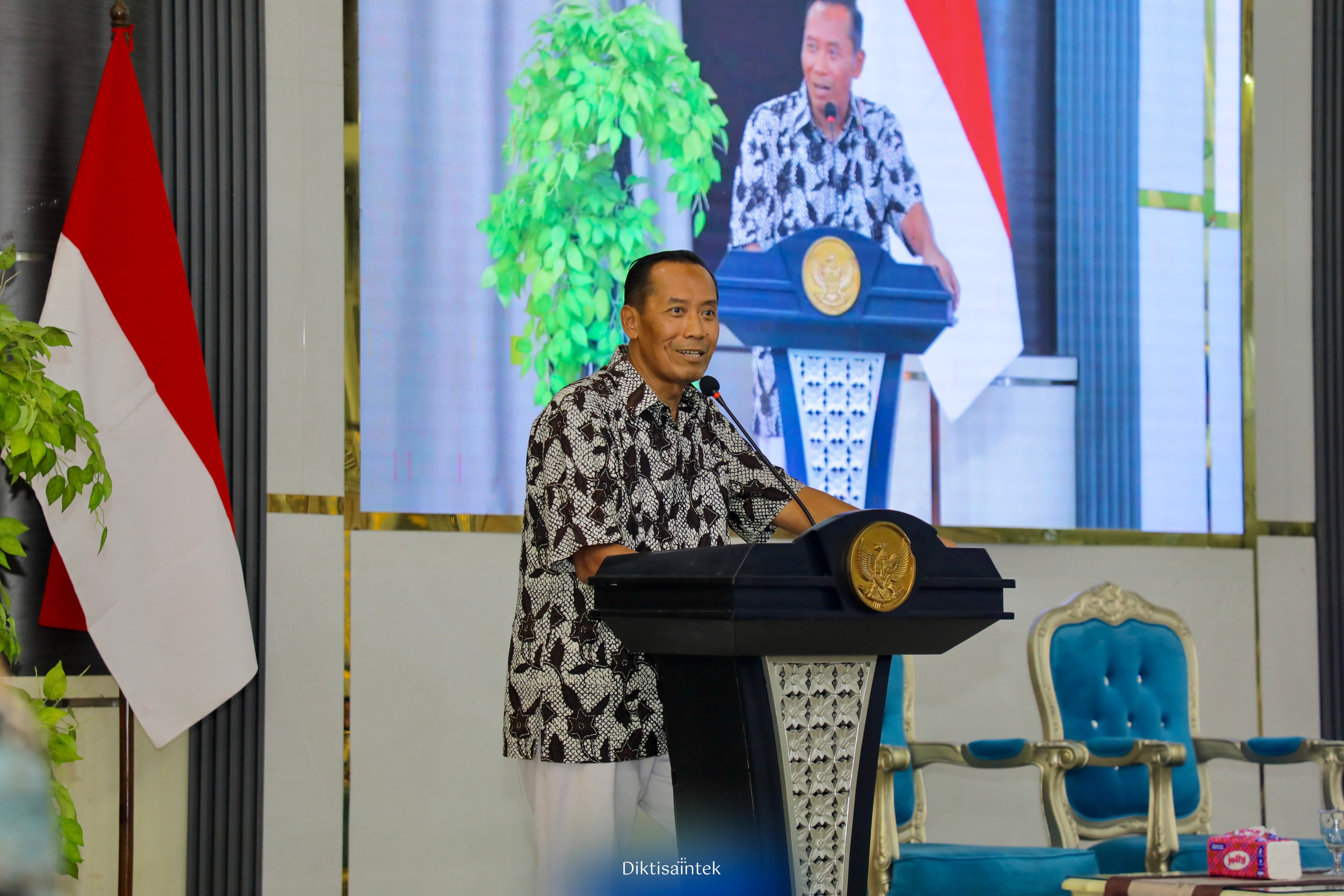 Berdialog dengan Peserta FLS, Wamendiktisaintek Tekankan Integritas pada Calon Pemimpin