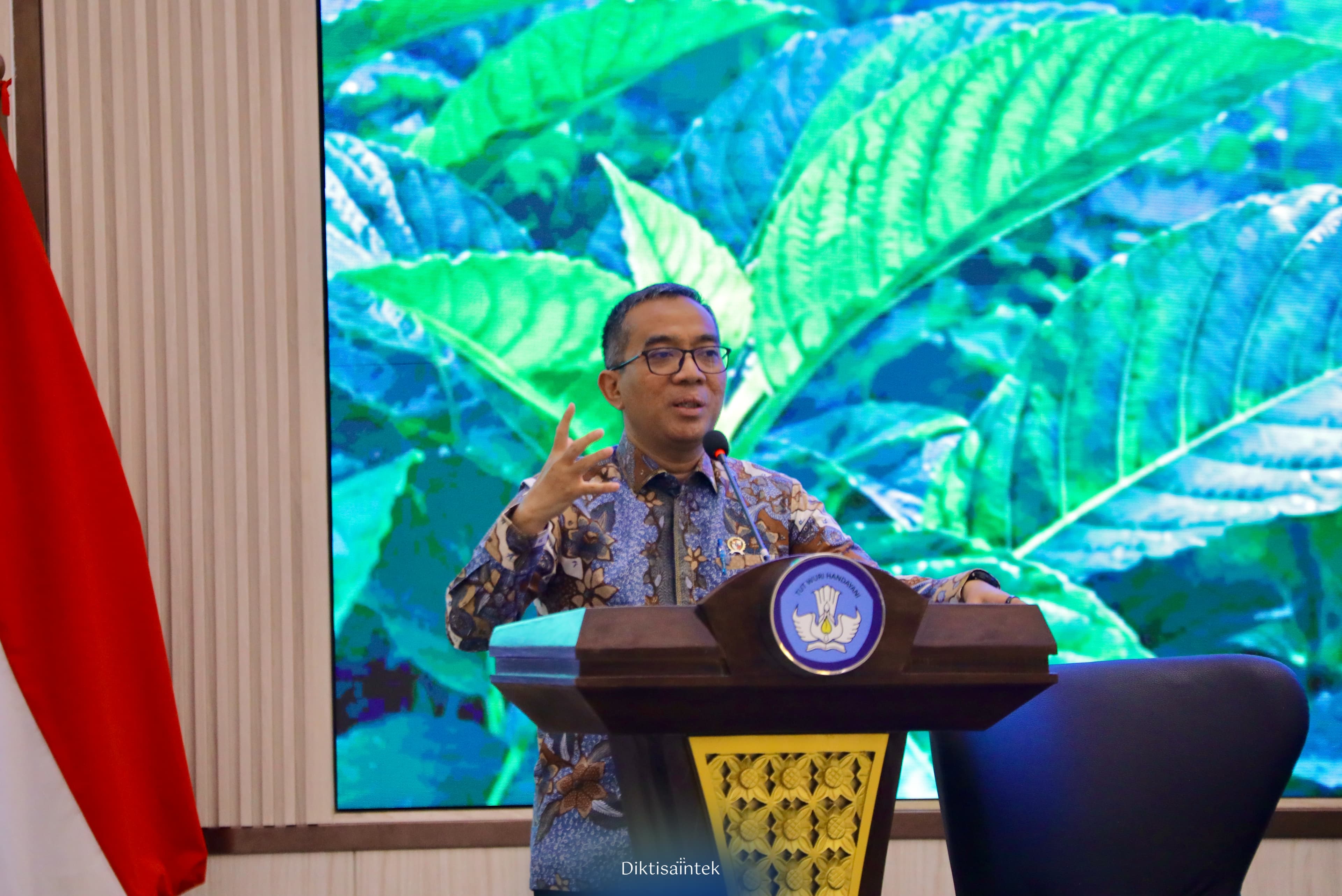 Kemdiktisaintek Perkuat Nilai Tambah Kratom, Kolaborasi Riset untuk Hilirisasi 
