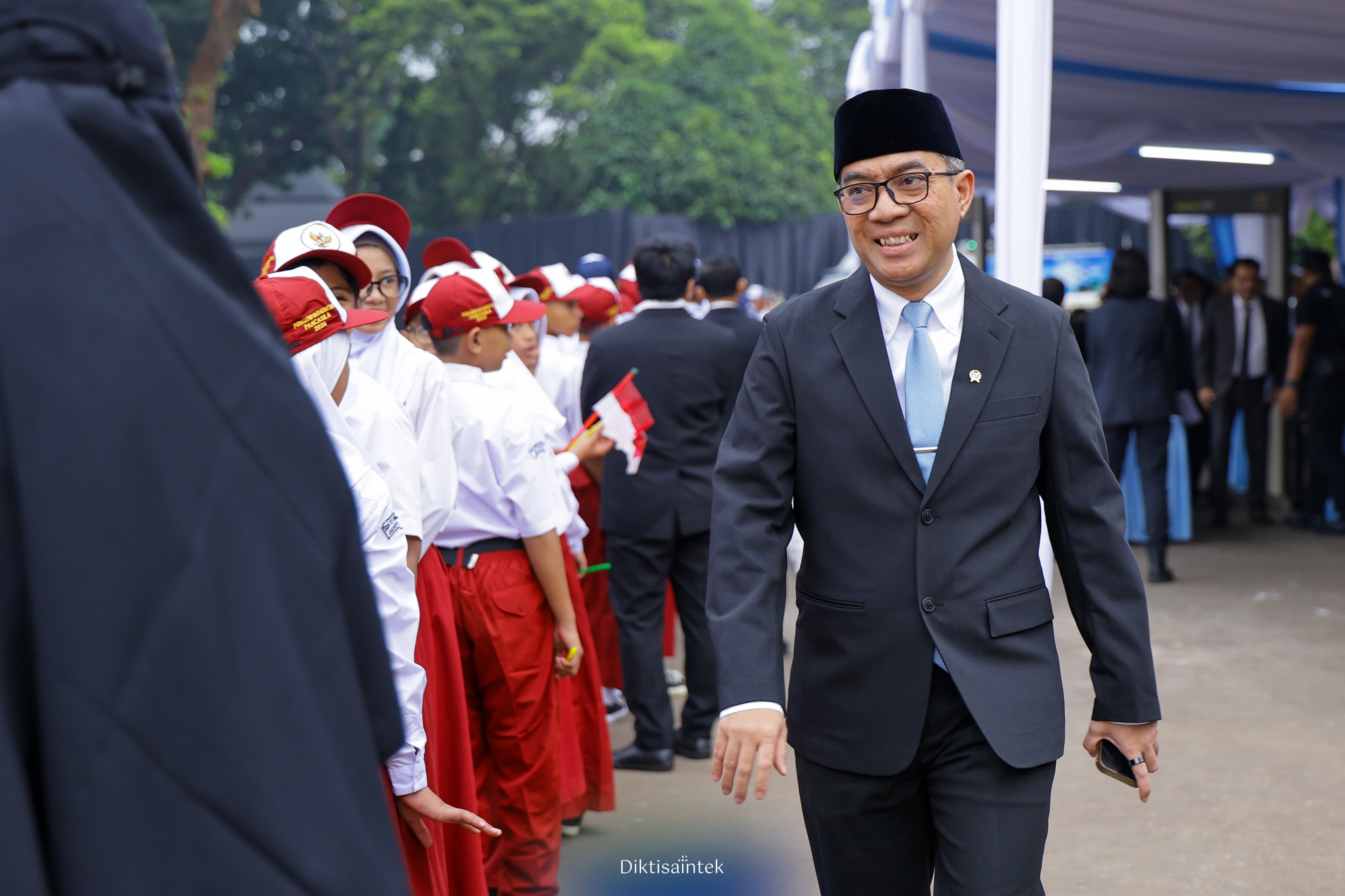 Peringatan Hari Kesaktian Pancasila: Pancasila Pemersatu Bangsa Menuju Indonesia Berdaulat, Adil, dan Makmur