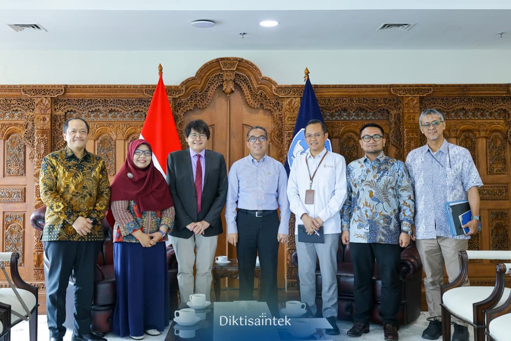 Kemdiktisaintek Jajaki Penguatan Riset Batang Kelapa Sawit, dan Peluang Beasiswa dengan Australia