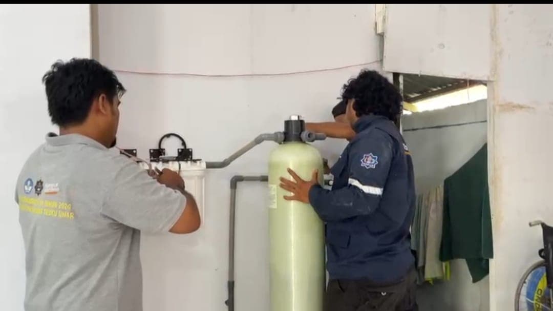Tim Mahasiswa Berdampak UTU Pasang Tiga Unit Alat Air Siap Minum di Bener Meriah