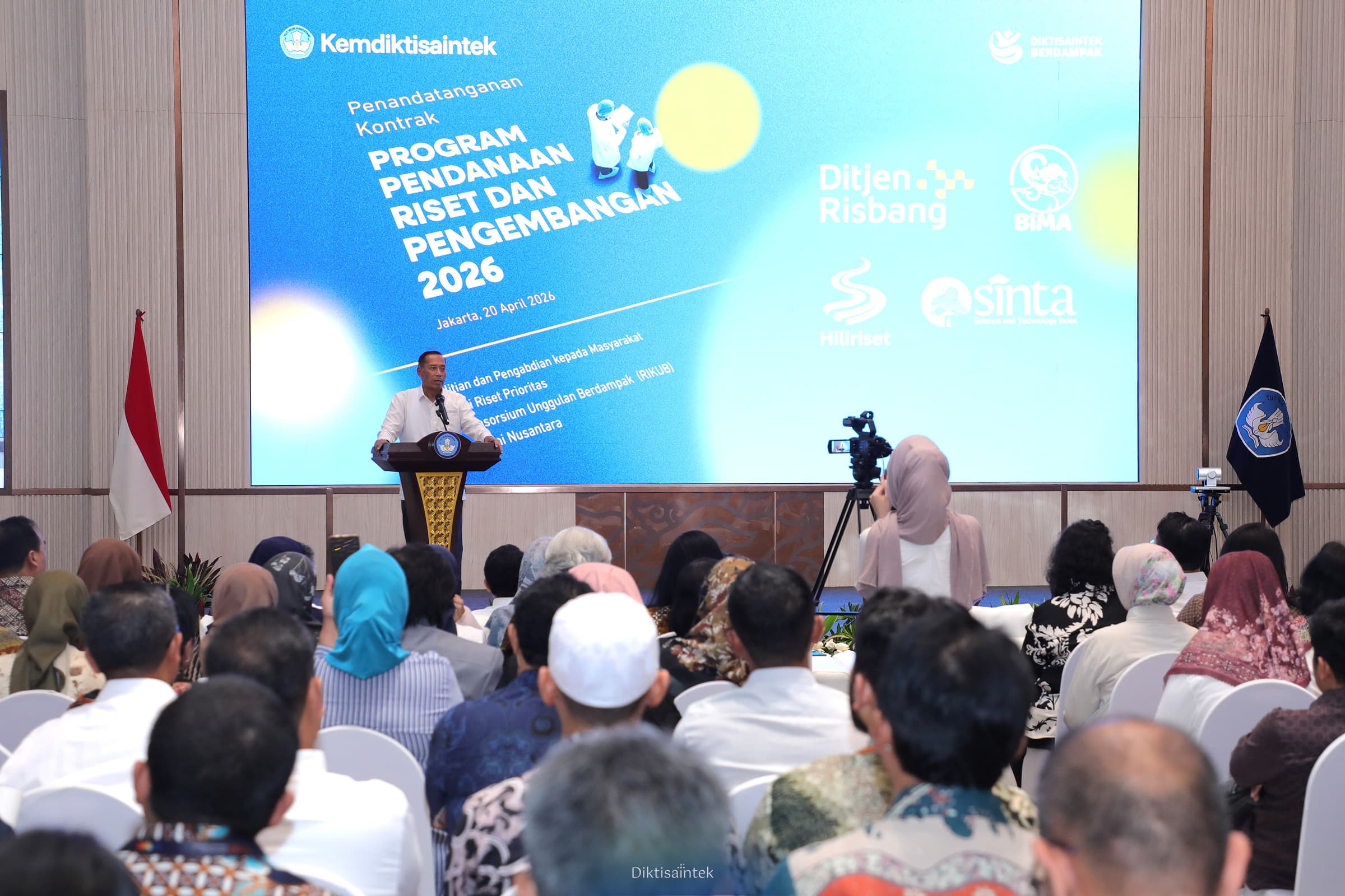 Komitmen Riset Berdampak, Kemdiktisaintek Gelar Penandatanganan Kontrak Pendanaan Penelitian, Pengabdian kepada Masyarakat, dan Hiliriset 2026