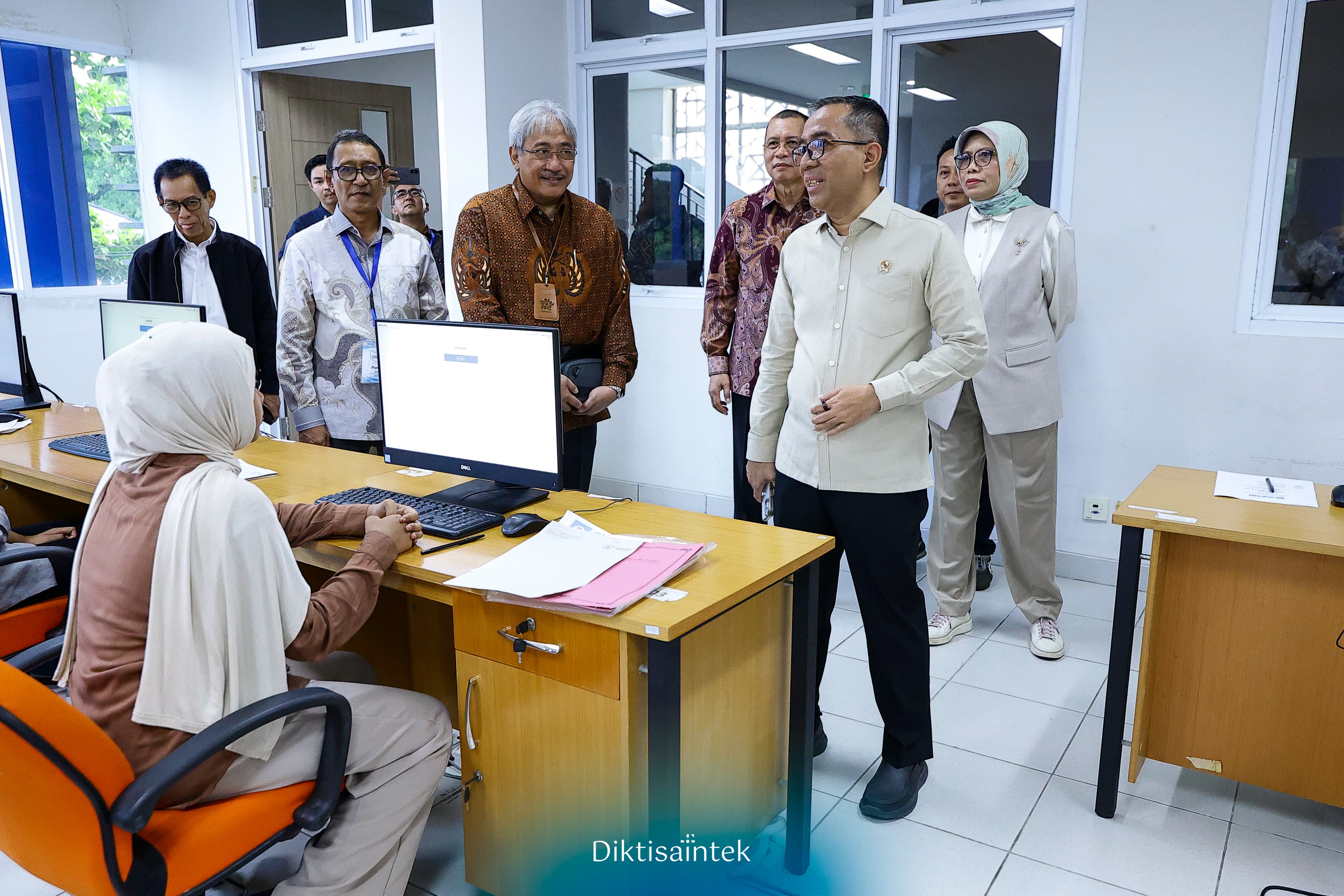 Mendiktisaintek Tinjau UTBK-SNBT Hari Keempat di Universitas Tanjungpura