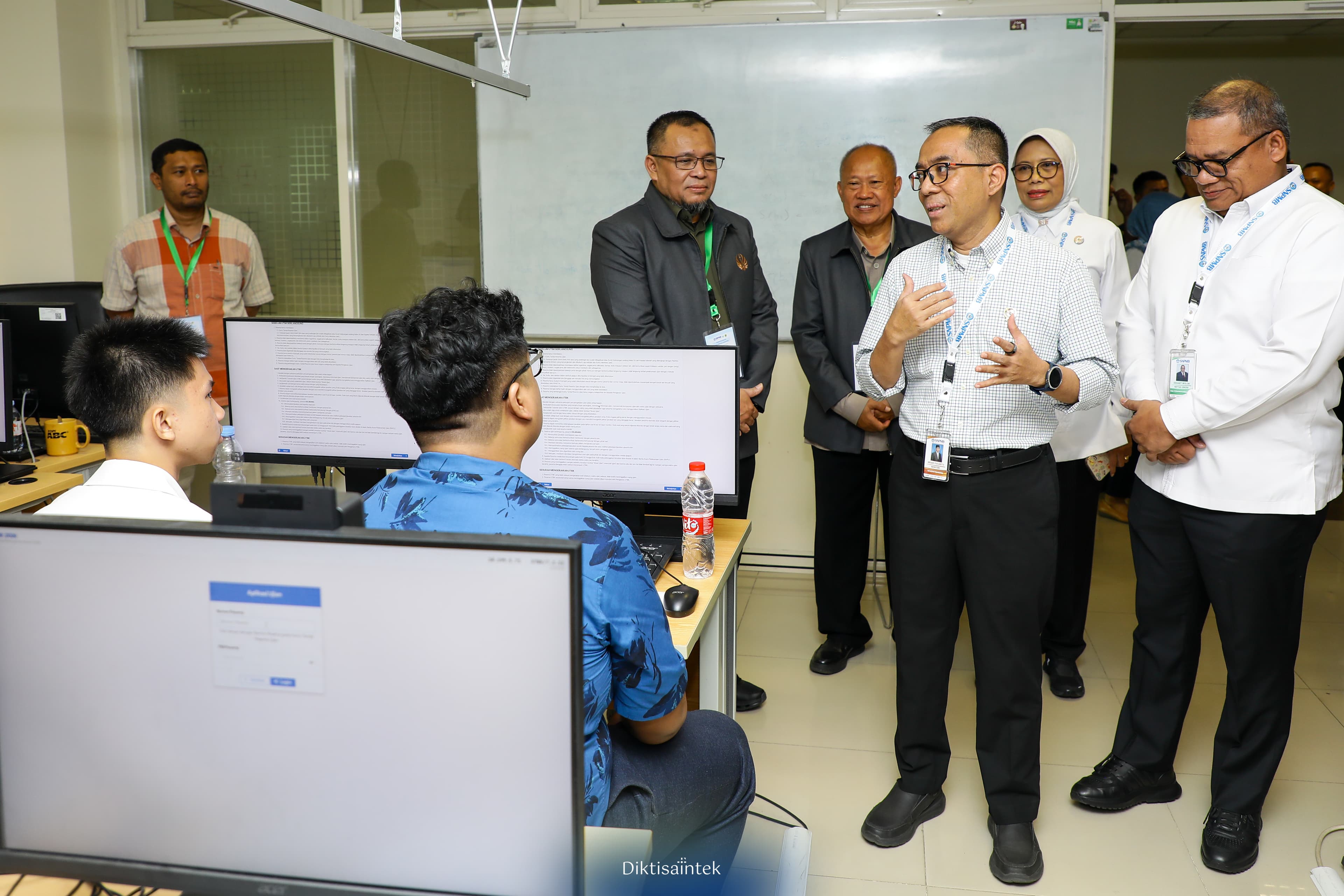 Mendiktisaintek Tinjau Pelaksanaan UTBK-SNBT, Pastikan Ujian Lancar dan Berintegritas