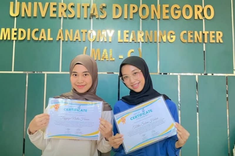 Mahasiswi Farmasi FK UNDIP Berjaya di Ajang International Pharmaceutical Students Federation