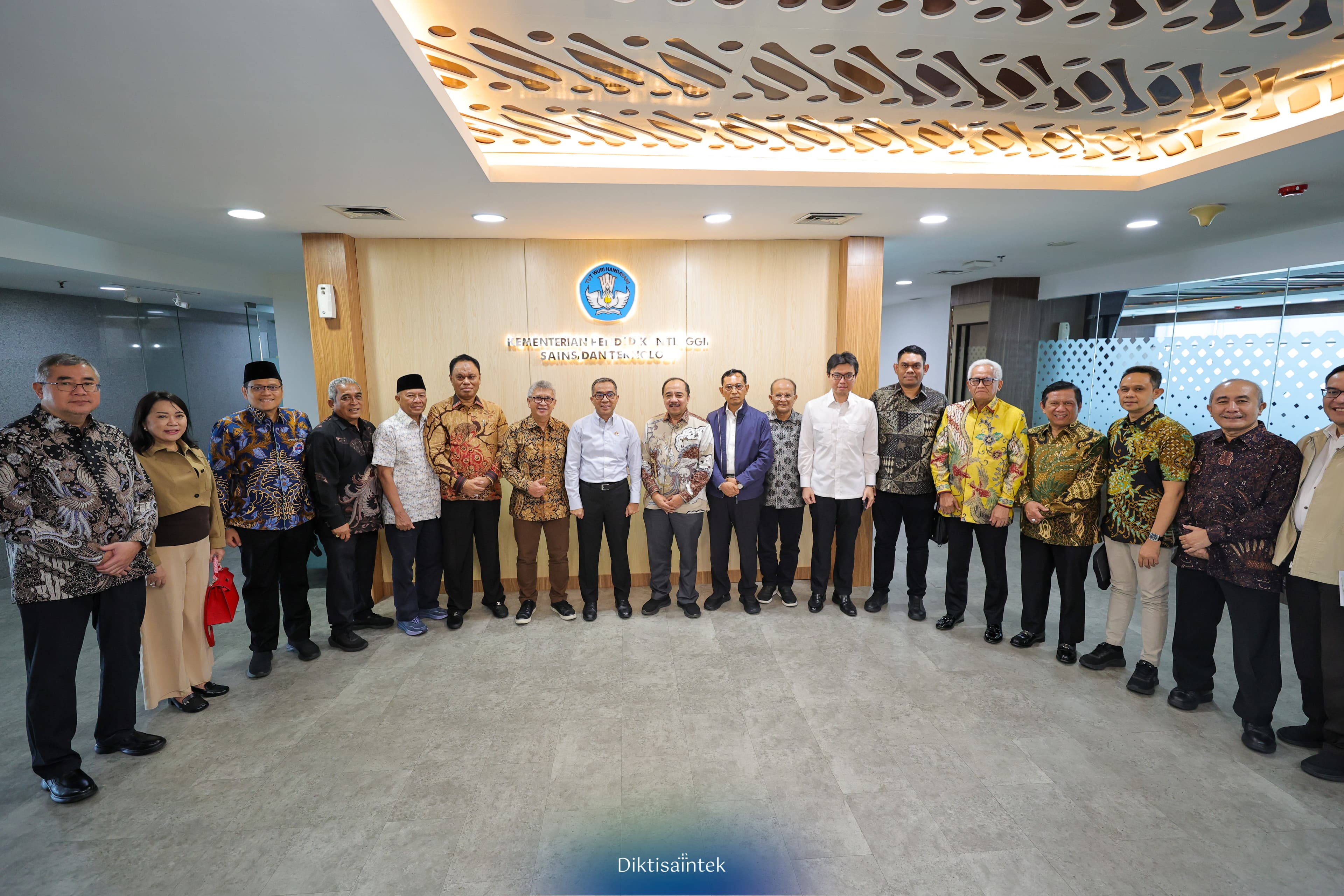 Dukung Pembangunan Nasional, Kemdiktisaintek Dorong Penguatan Kolaborasi PTS dan PTN 
