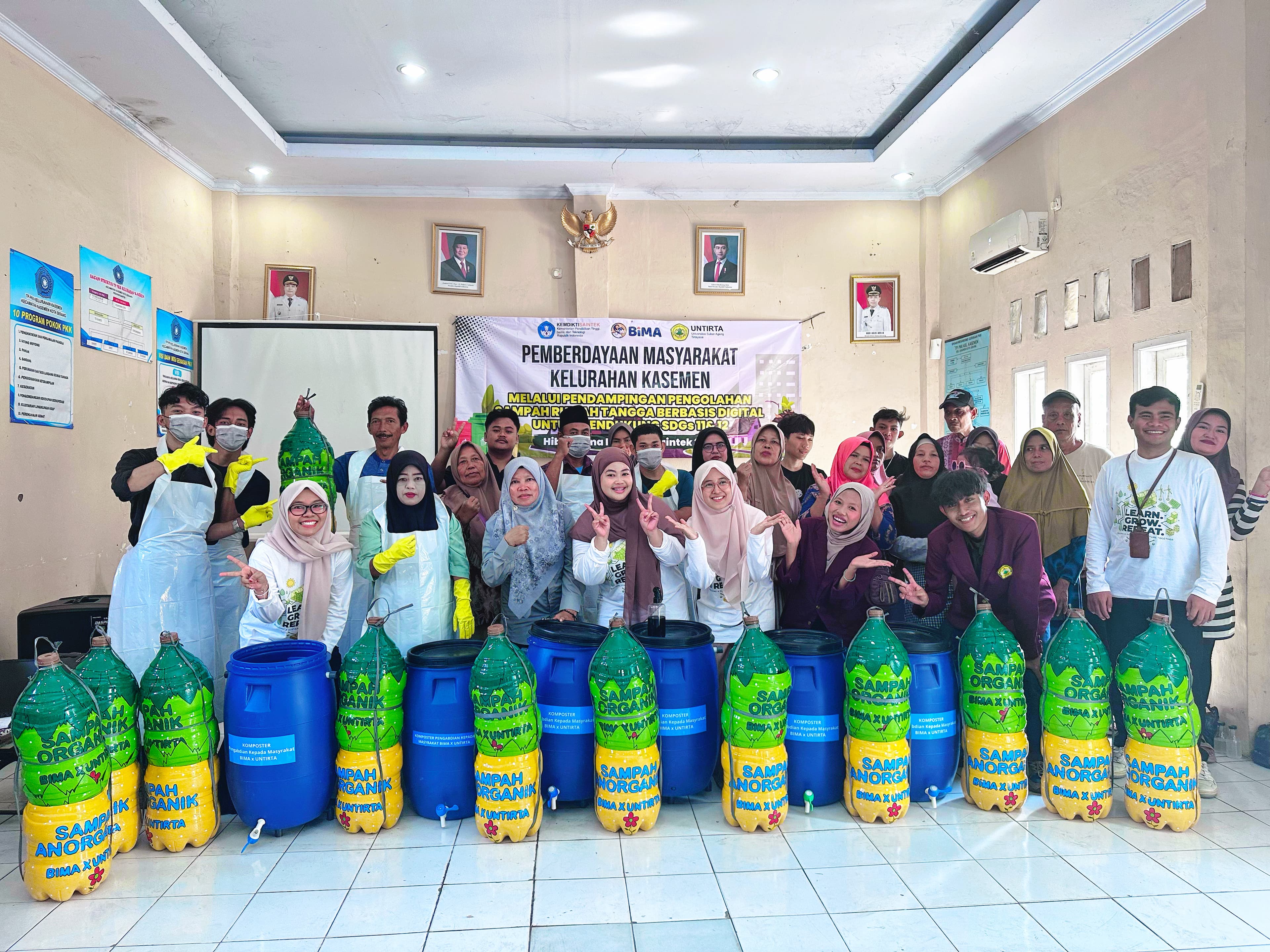 UNTIRTA Edukasi Warga Kasemen Kelola Sampah Rumah Tangga Berbasis Digital