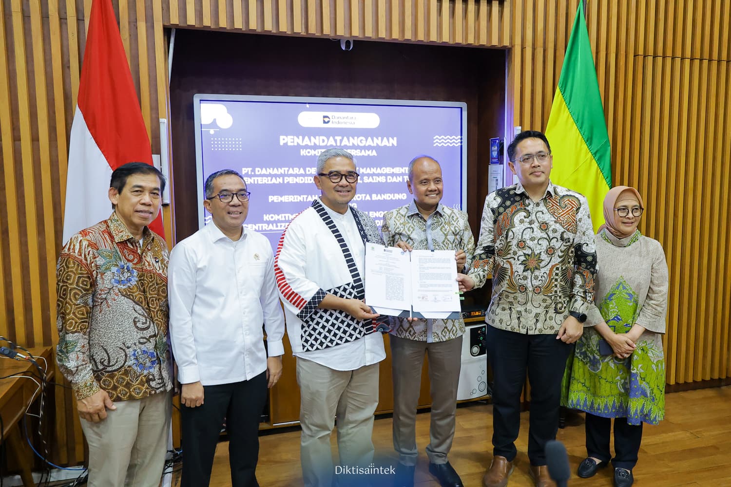 Kemdiktisaintek Teken MoU dengan Pemkot Bandung, untuk Penanganan Sampah Berbasis Teknologi