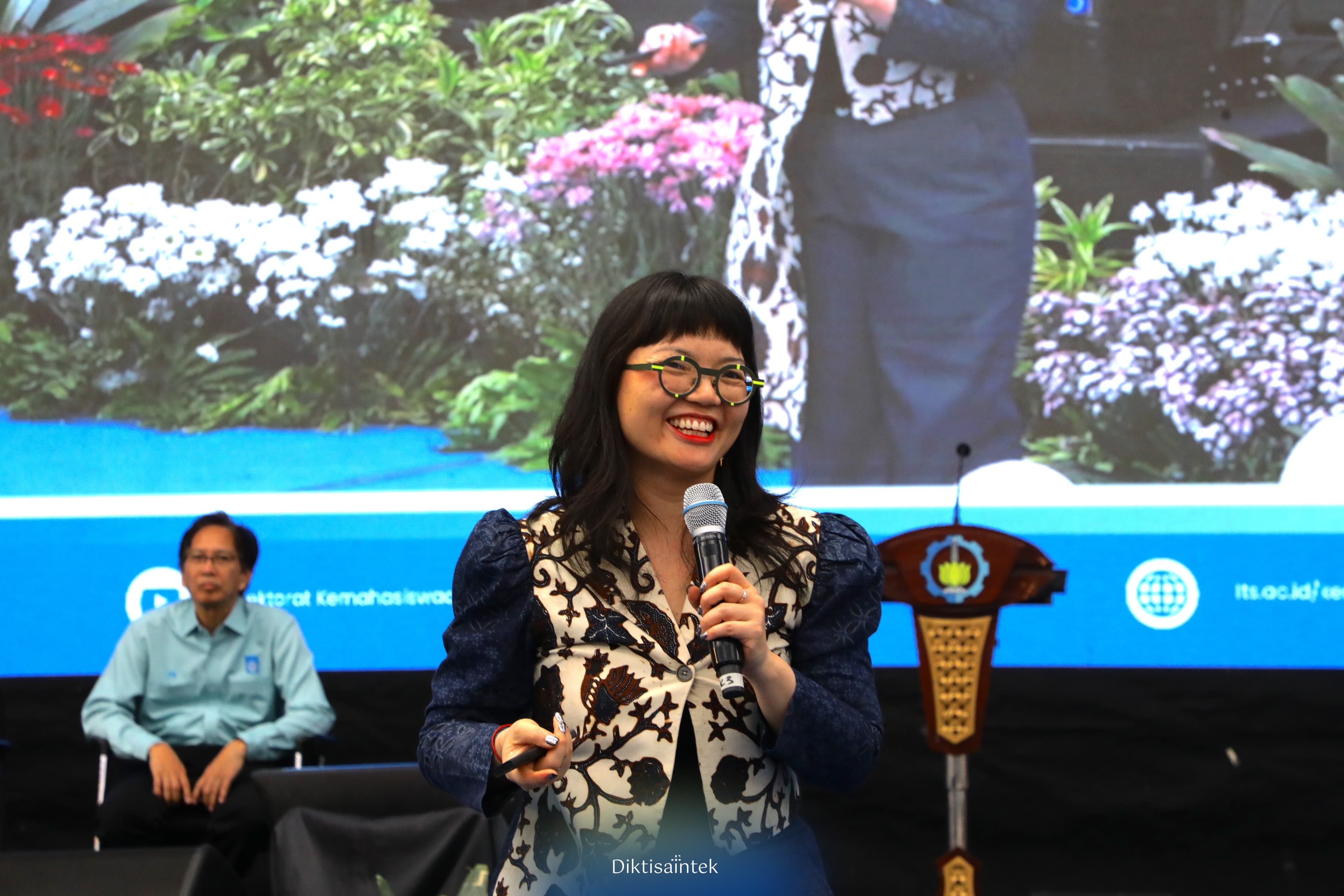 Wamendiktisaintek Ajak Mahasiswa Baru, Siap Hadapi Transisi ke Era AI