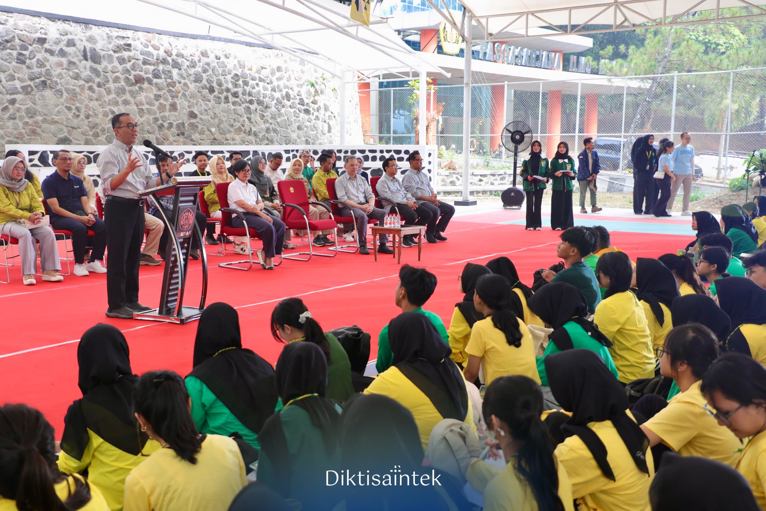 Mendiktisaintek Ajak Mahasiswa Tingkatkan Kompetensi 