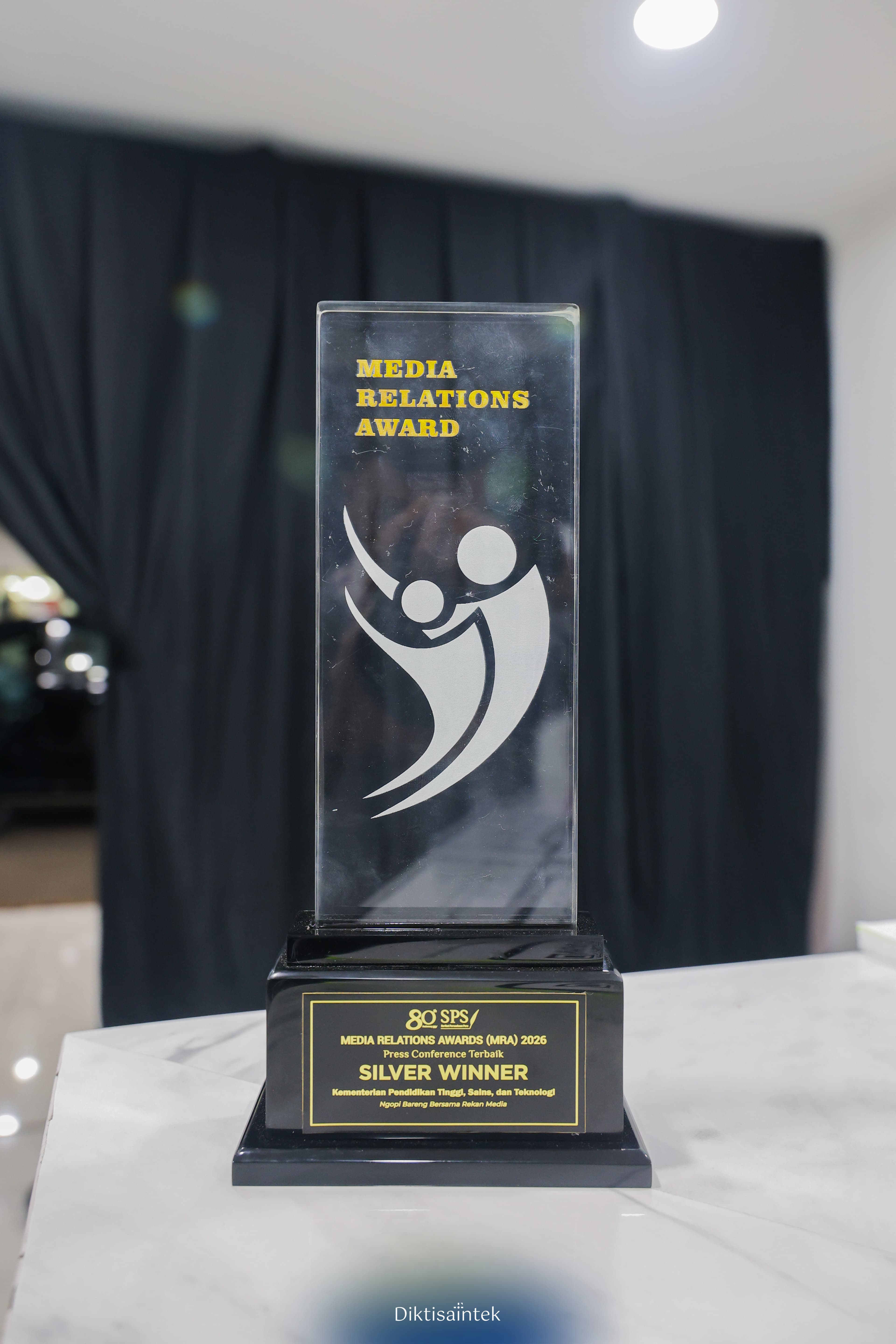 Kemdiktisaintek Raih Penghargaan Media Relations Awards 2026