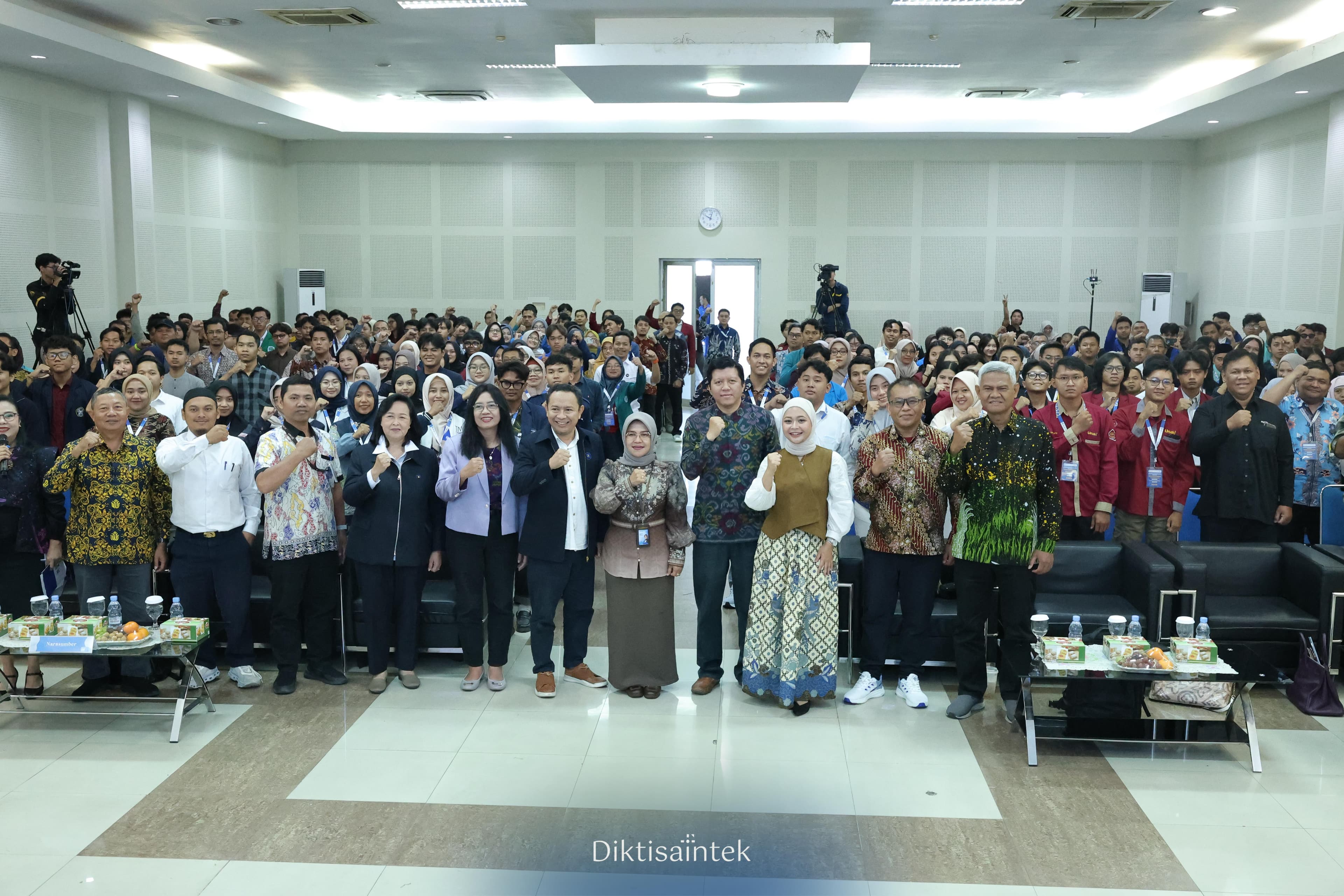 Aksara Mahasiswa Kemdiktisaintek, Siapkan Agen Perubahan
