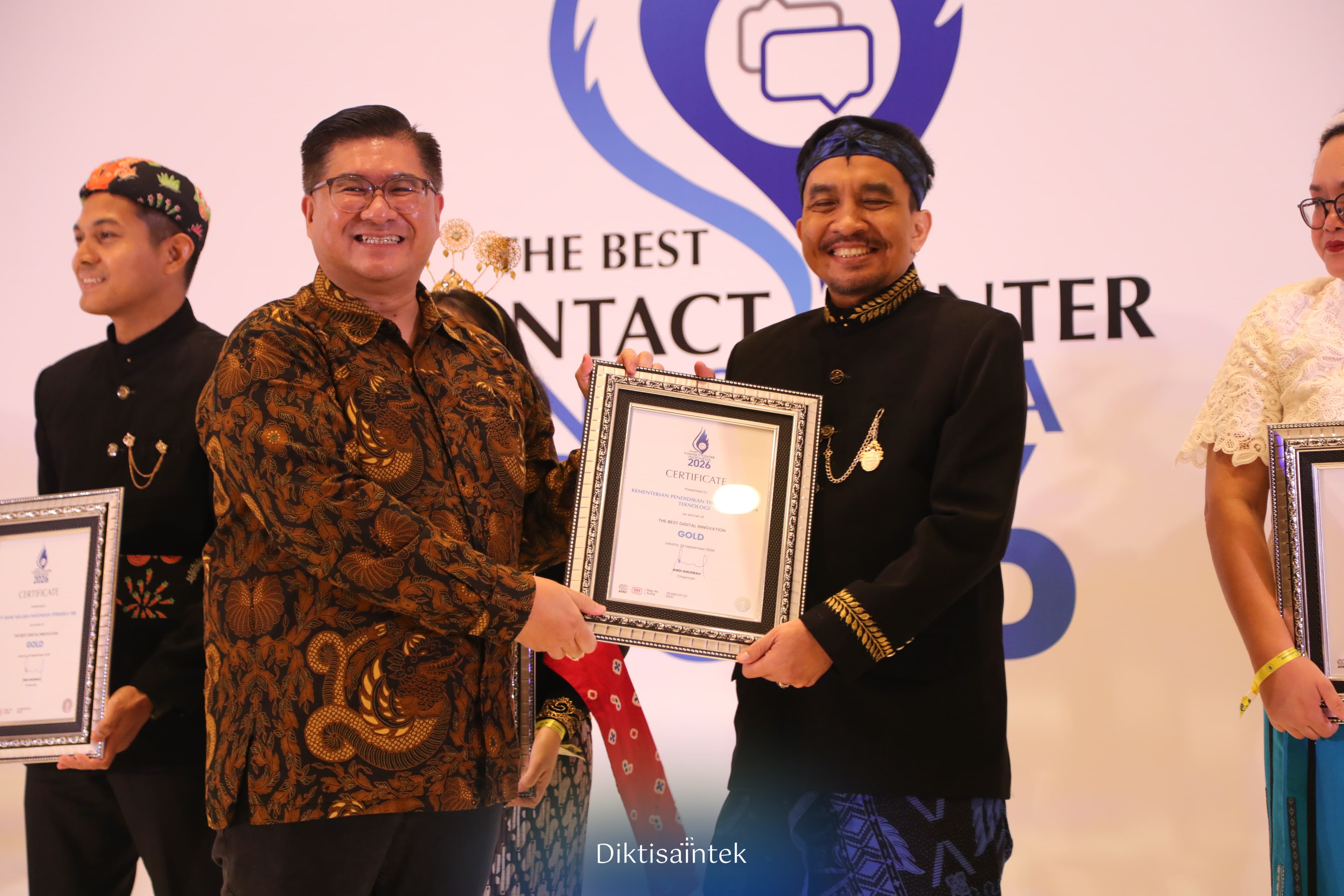 Kemdiktisaintek Raih Tiga Penghargaan dalam ajang The Best Contact Center Indonesia