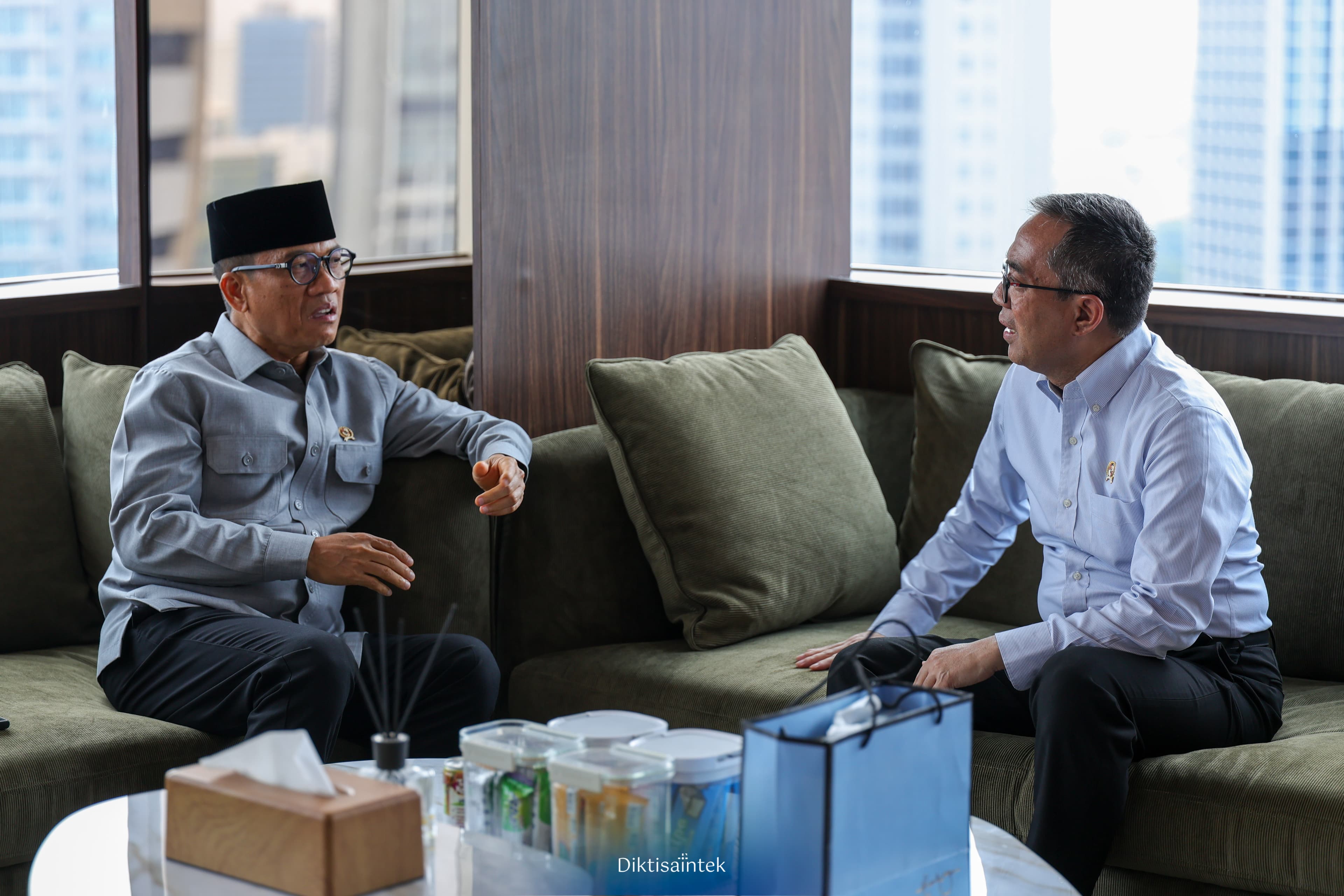 Kemdiktisaintek-Kemendes PDT Jajaki Potensi Pelibatan Kampus untuk Penguatan Desa