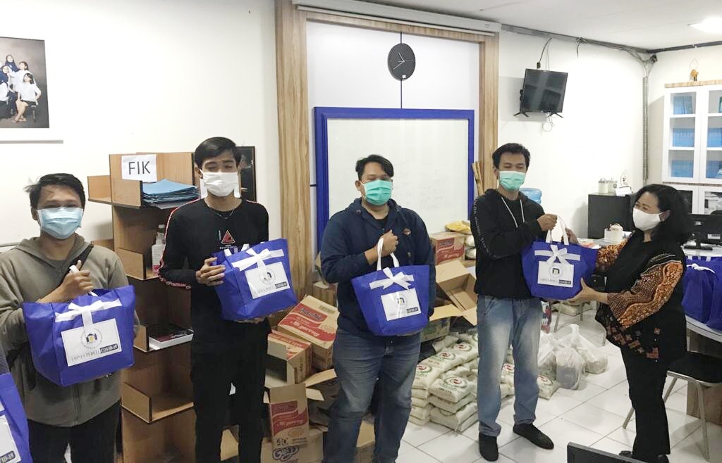 UDINUS BERI BANTUAN KEPADA MAHASISWA YANG TAK PULANG KE KAMPUNG HALAMAN