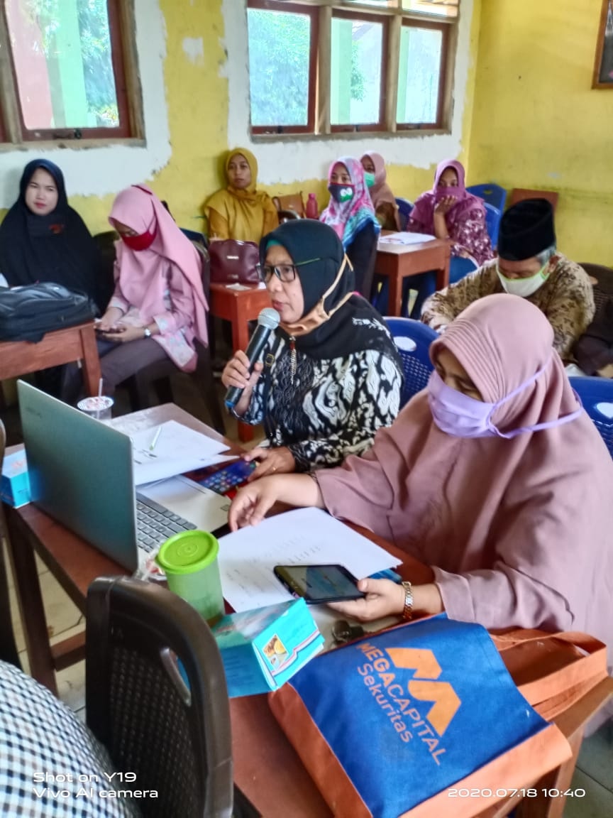 Dosen Universitas PGRI Palembang Sosialisasikan Aplikasi Edmodo di MTs Nurul Hidayah