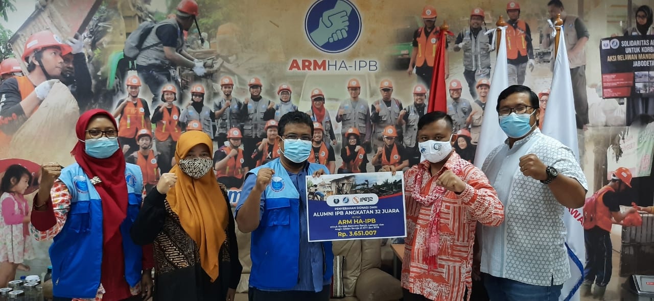 Peduli NTT dan NTB, IPB32 Juara Salurkan Bantuan via ARM HA IPB University