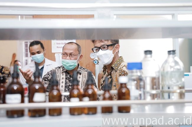 Dirjen Belmawa Dikti Apresiasi Kinerja Lab BSL-3 Unpad dalam Melakukan Uji Covid-19