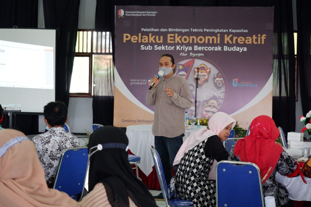 Bimtek dan Pembuatan Motif Thengul Sebagai Ikon Khas Bojonegoro