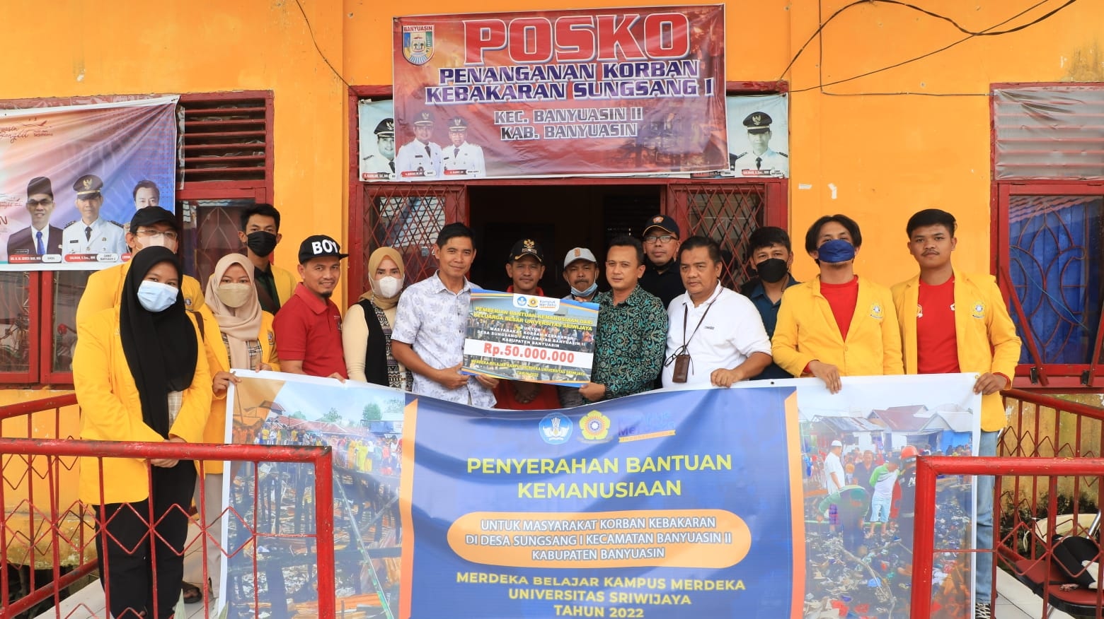 Unsri Peduli, Serahkan Bantuan Kemanusiaan Korban Kebakaran di Kabupaten Banyuasin