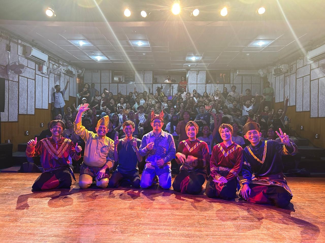ISI Padangpanjang Tampil Memukau di Asia Pacific Bond for Theatre School Festival ke-17 di New Delhi