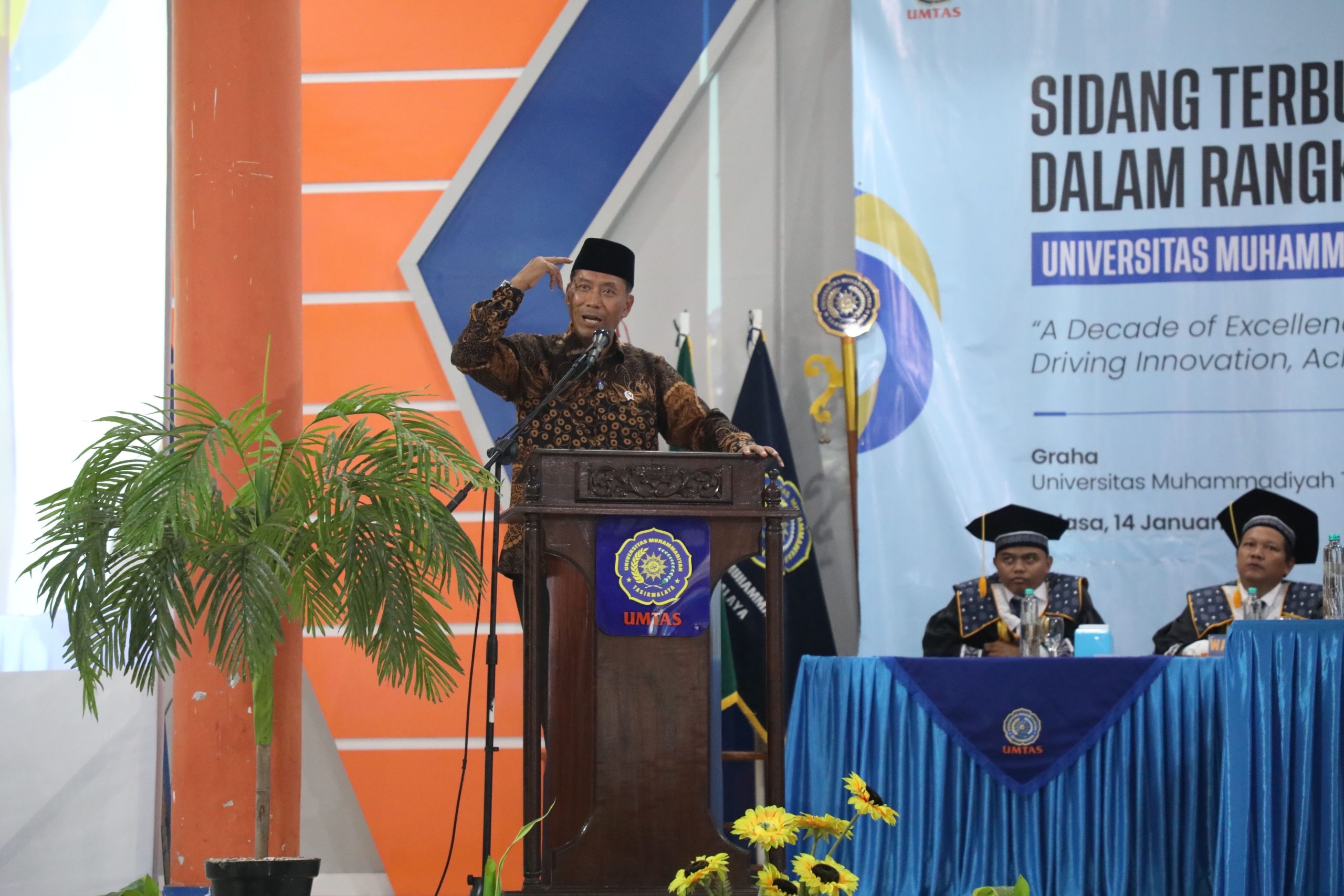 Hadiri Milad Universitas Muhammadiyah Tasikmalaya (UMTAS) ke-10, Wamendiktisaintek Ajak Perguruan Tinggi Kembangkan Empati Terhadap Lingkungan
