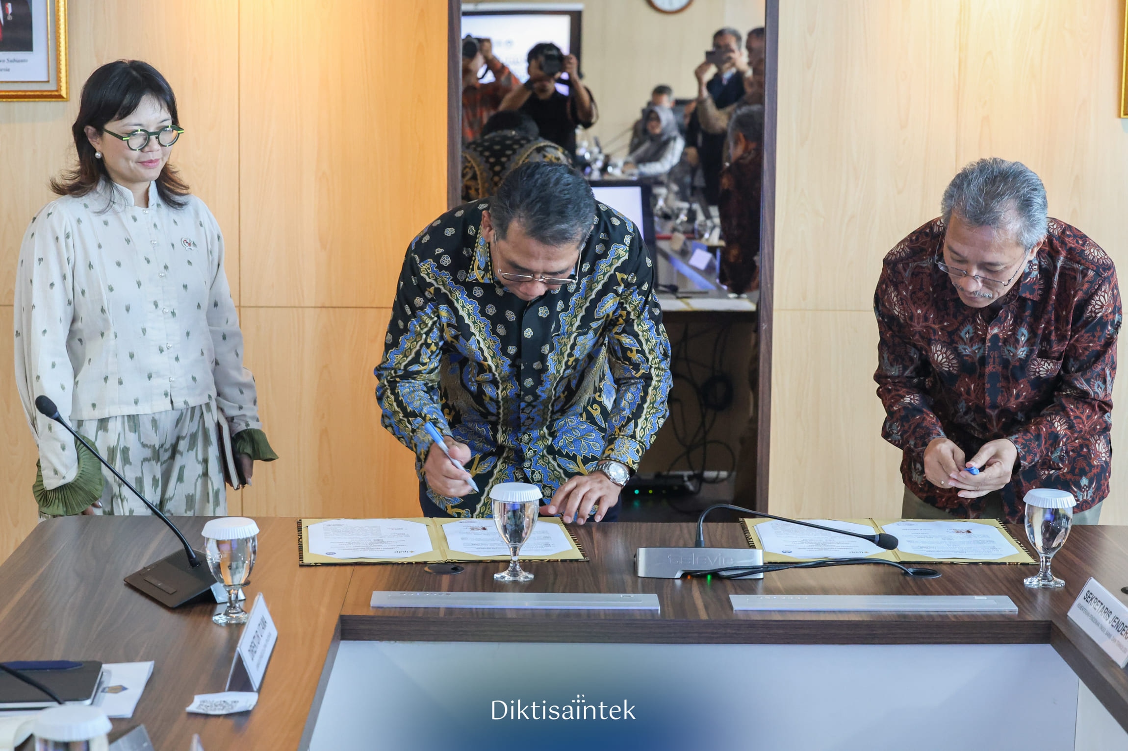 Rp 2 Triliun untuk Beasiswa! Kemdiktisaintek dan LPDP Komitmen Bangun SDM Unggul