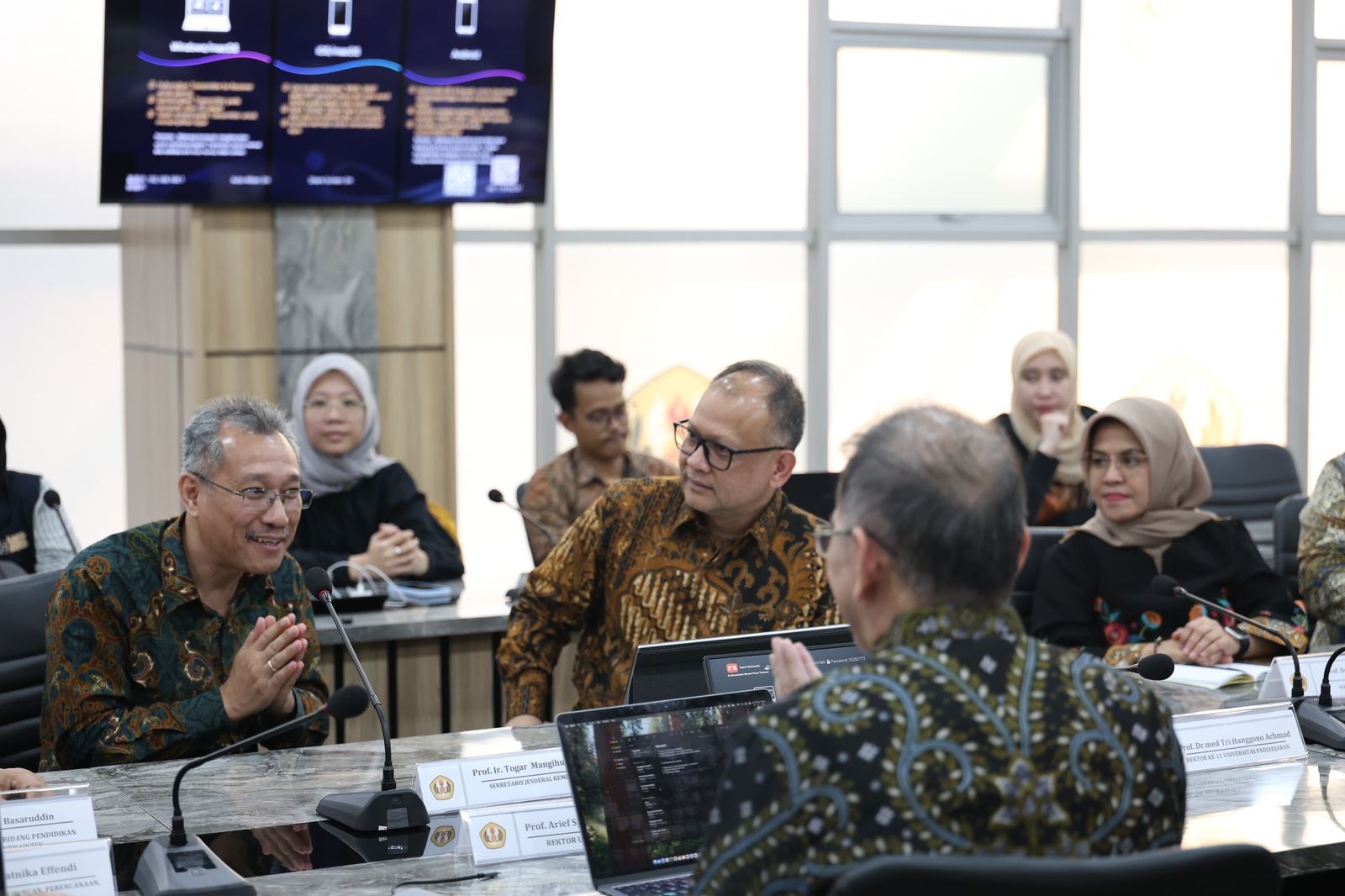 Kemdiktisaintek Dorong Transformasi Kelembagaan PTNBH yang Mandiri melalui Regulasi Pendanaan Inovatif